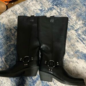 Universal Black Mid-Calf Harness Heeled Boots